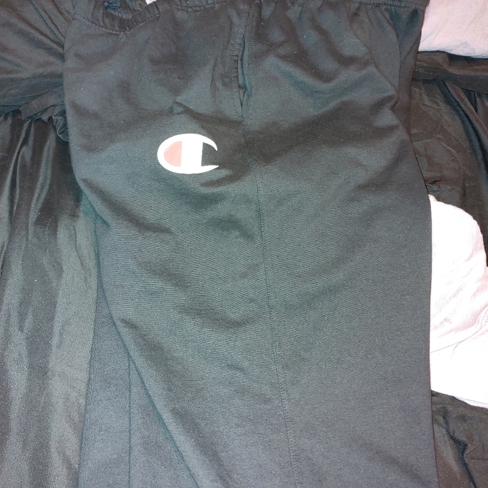5Champion sweatpants